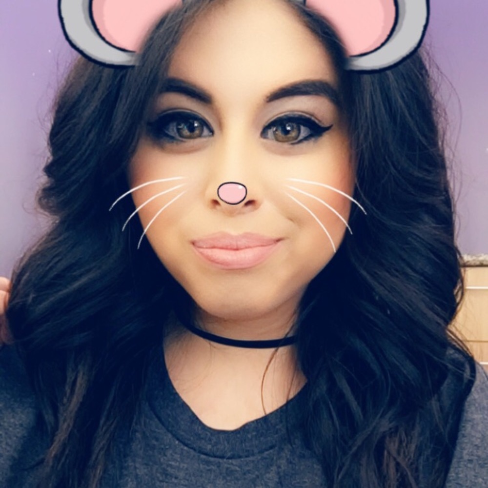 Meet your Posher, Laura